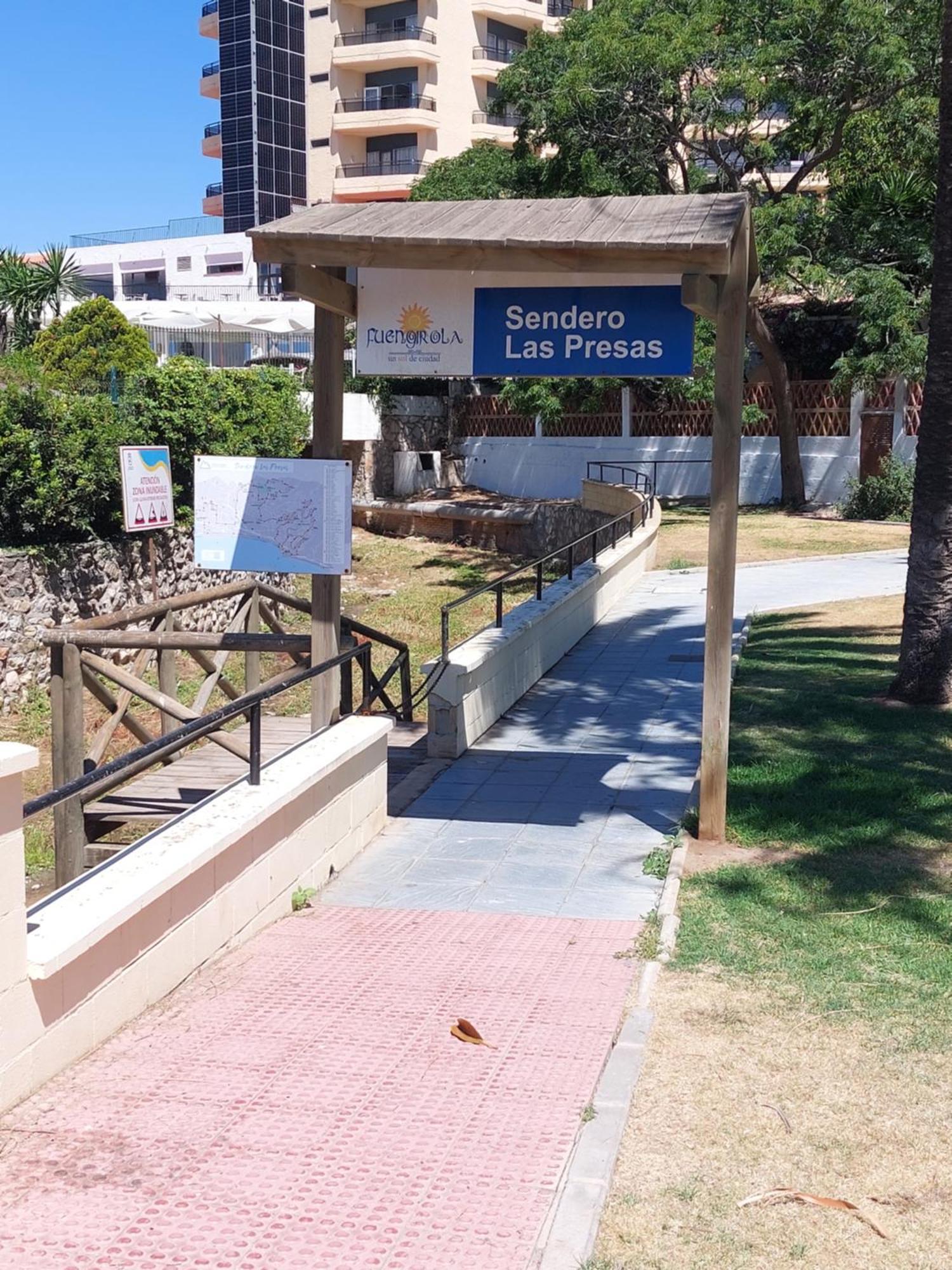 Estudio Con Piscina Y Parking, Playa A 4 Min A Pie, Tren A 2 Min فوينخيرولا المظهر الخارجي الصورة