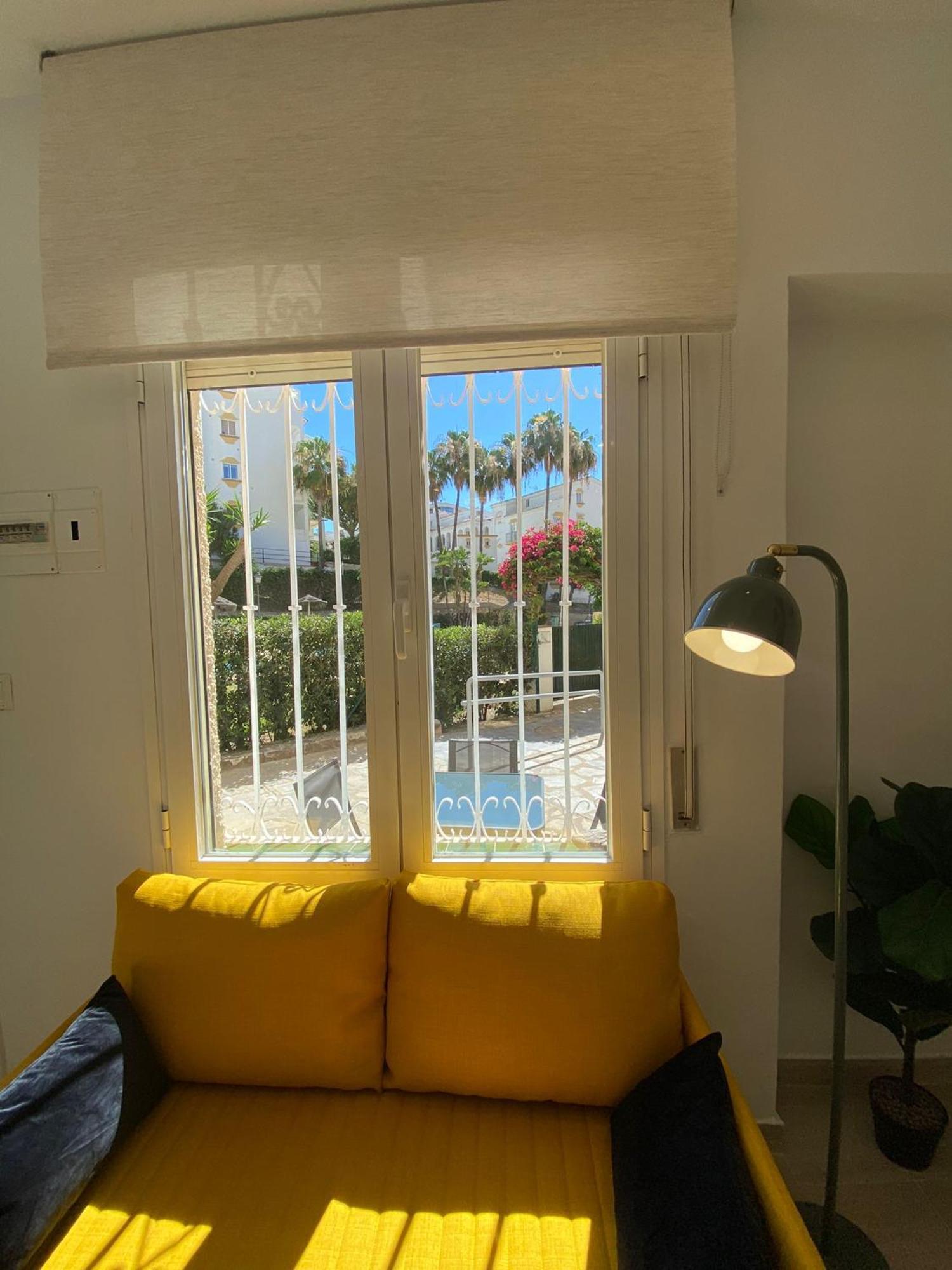 Estudio Con Piscina Y Parking, Playa A 4 Min A Pie, Tren A 2 Min فوينخيرولا المظهر الخارجي الصورة